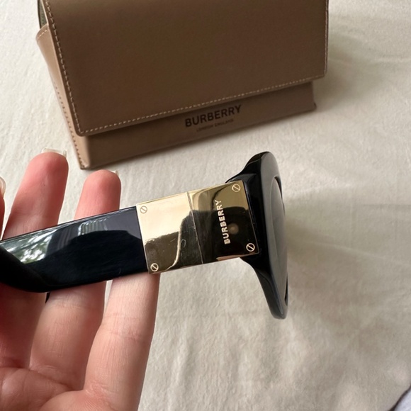 BURBERRY Sophia Dark Grey Cat Eye Ladies Sunglasses Item No. BE4361F 300187 51 - Picture 3 of 5